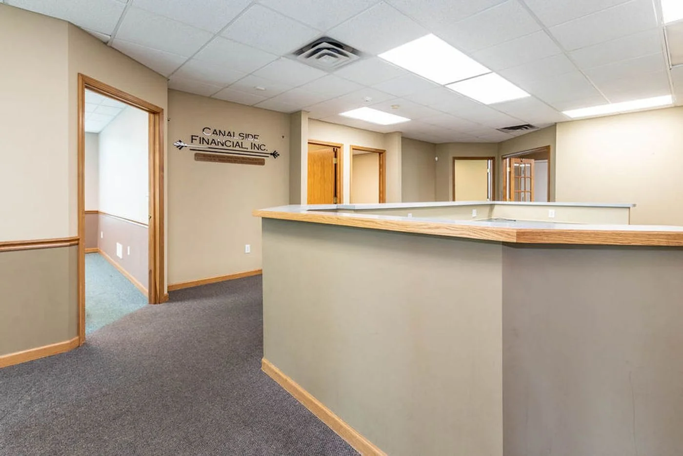 Photo 3 of 125 Professional Pkwy, Lockport, NY 14094