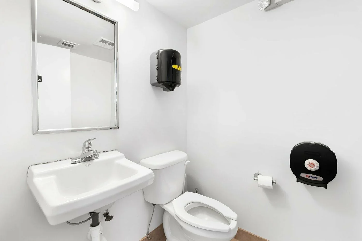 Photo 3 of 1231 NE 8th Ave, Fort Lauderdale, FL 33304