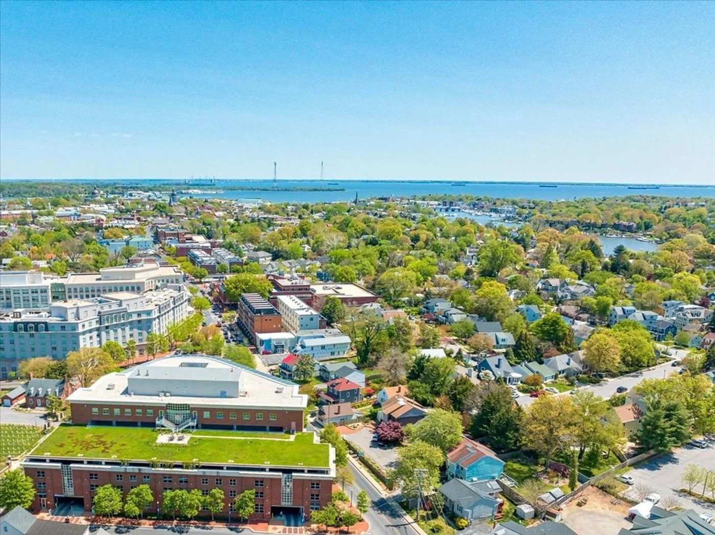 Photo 3 of 200 Westgate Cir, Annapolis, MD 21401