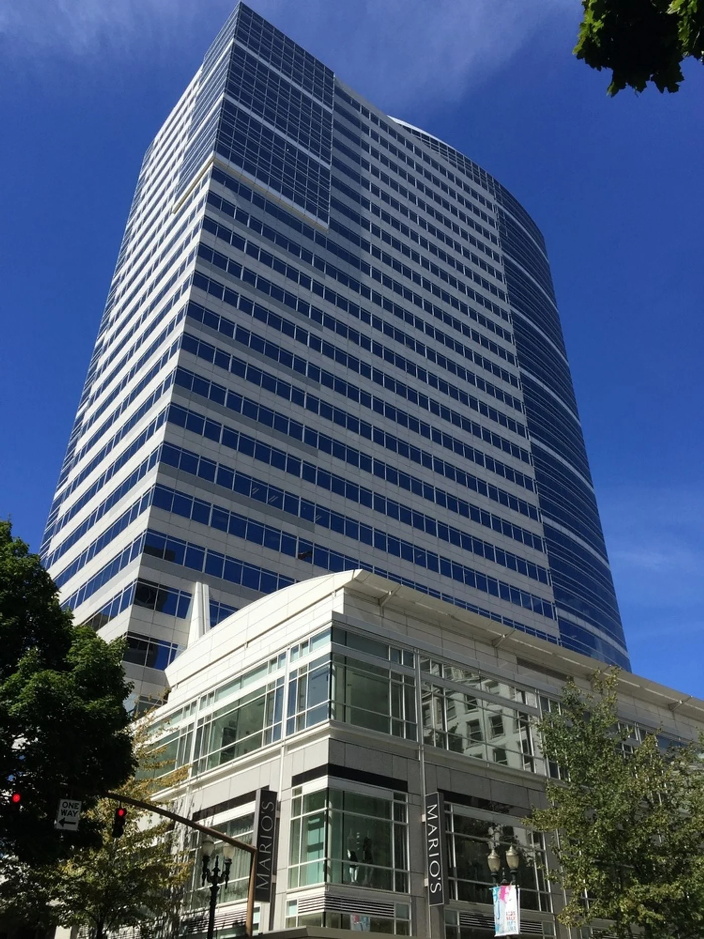 Photo 1 of 805 SW Broadway, Portland, OR 97205