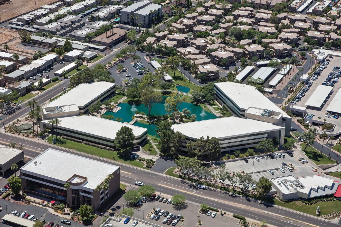 Photo 2 of 2141 E Highland Ave, Phoenix, AZ 85016