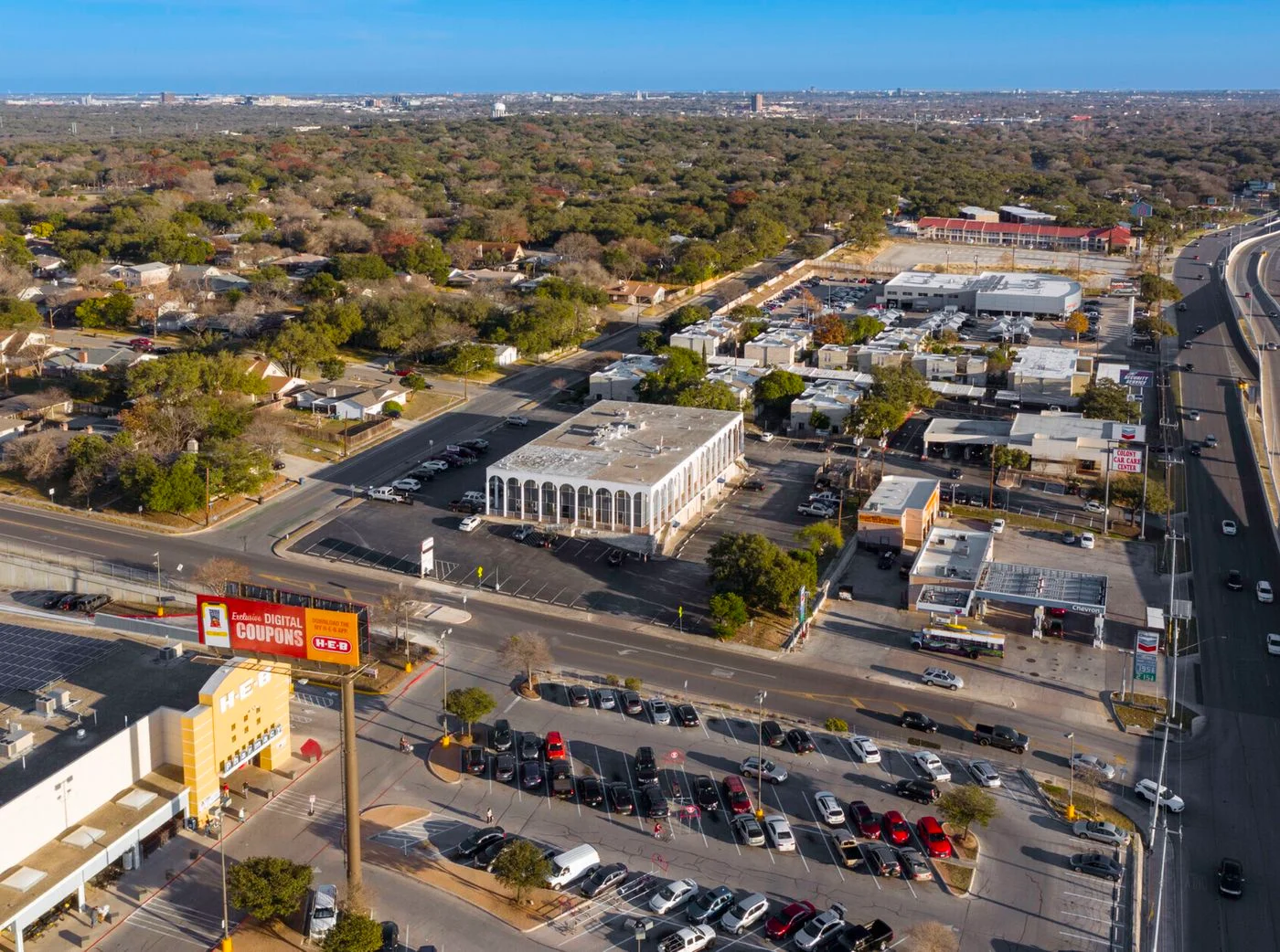 Photo 3 of 3740 Colony Dr, San Antonio, TX 78230