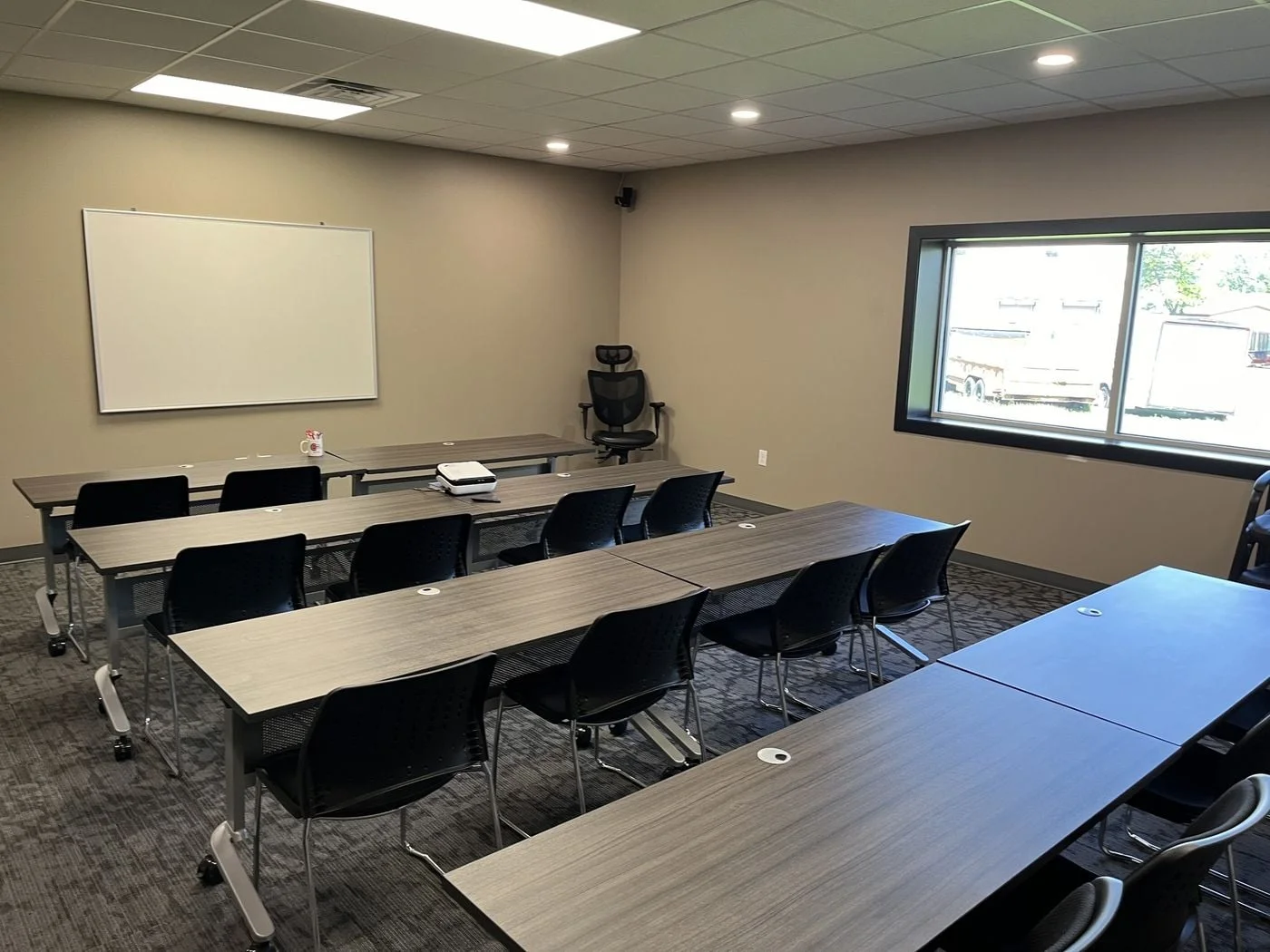 Photo 3 of 516 N Garfield Cir, Suite 1, Sioux Falls, SD 57104