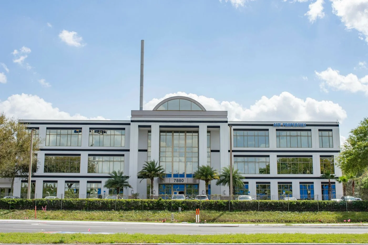 Photo 2 of 7880 Gate Pkwy, Jacksonville, FL 32256