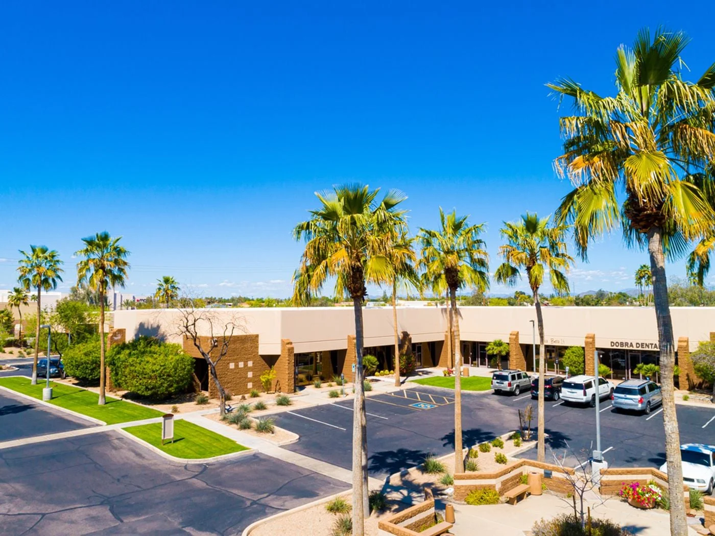 Photo 2 of 17235 N 75th Ave, Glendale, AZ 85308