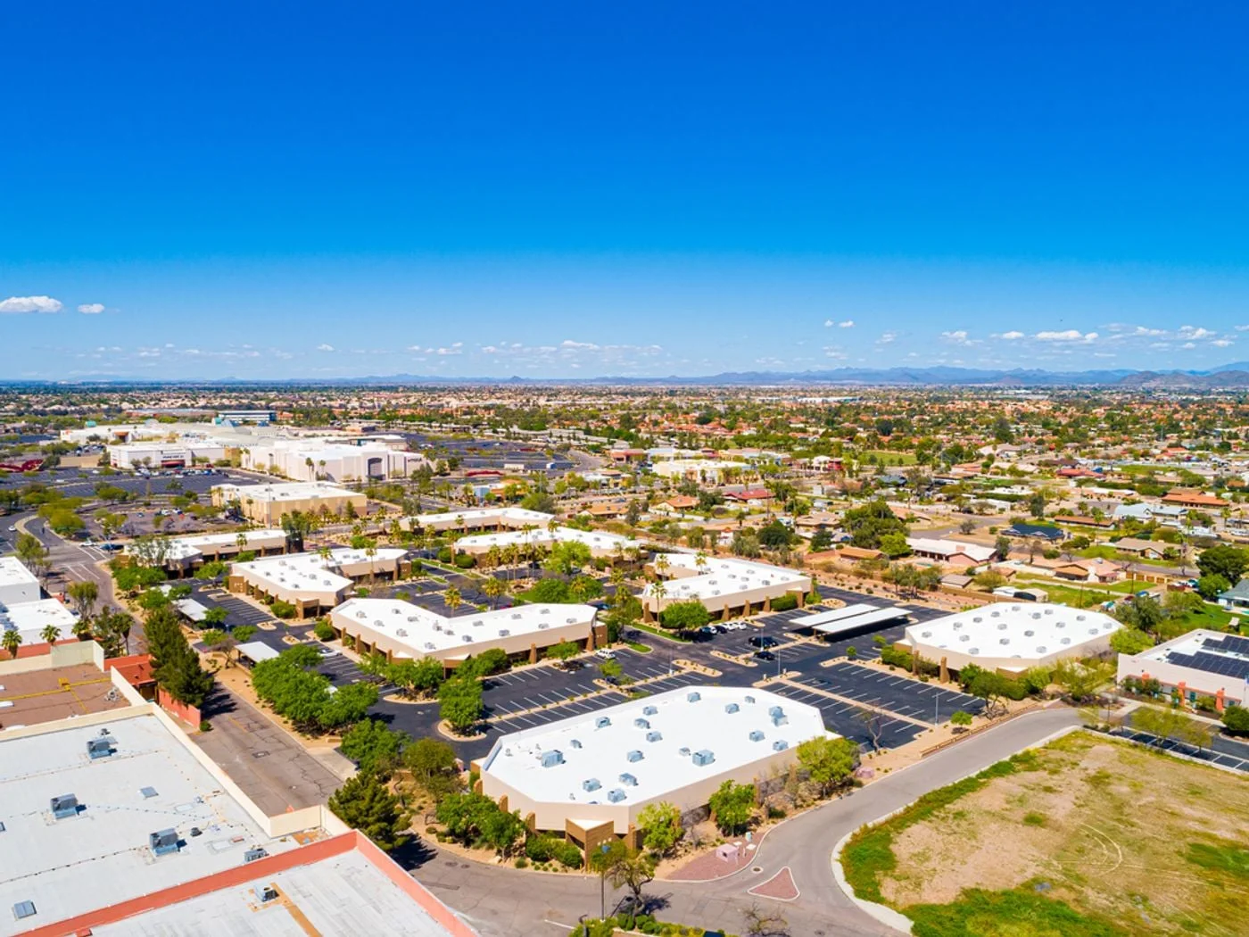 Photo 3 of 17235 N 75th Ave, Glendale, AZ 85308