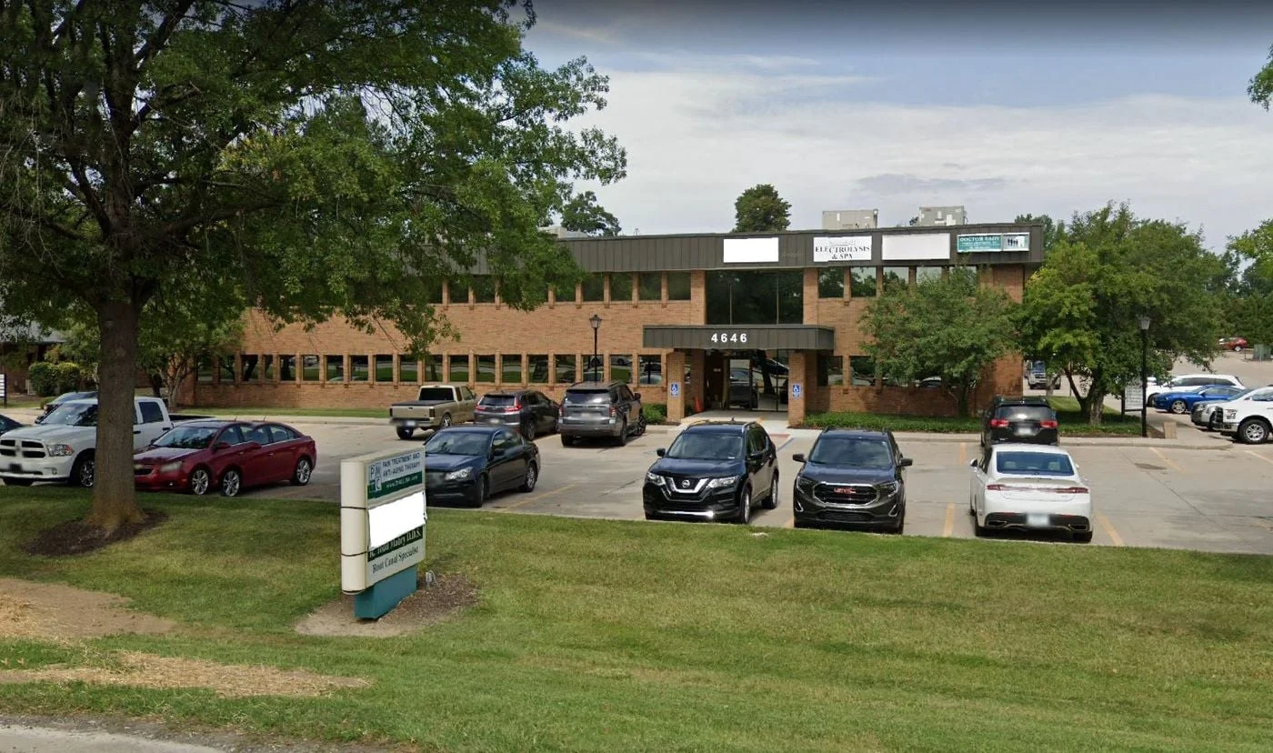 Photo 2 of 4656 W Jefferson Blvd, Fort Wayne, IN 46804