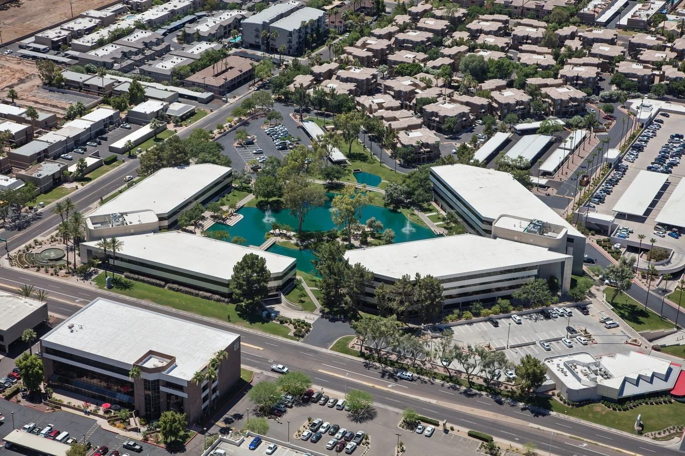 Photo 2 of 2111 E Highland Ave, Phoenix, AZ 85016