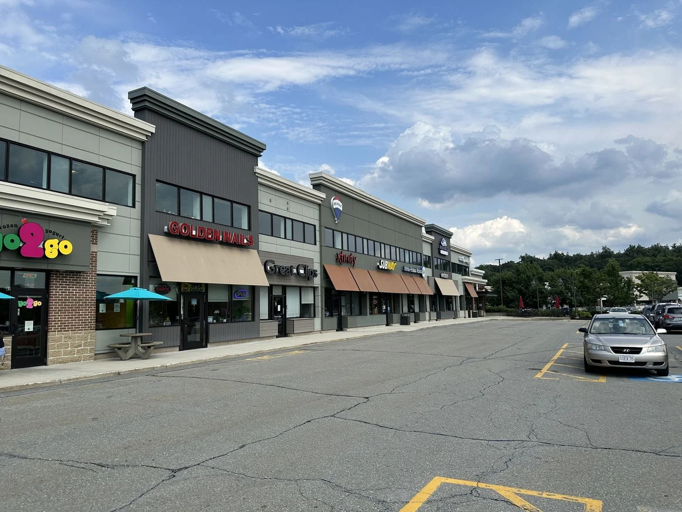 Photo 2 of 975 Merriam Ave, Leominster, MA 01453