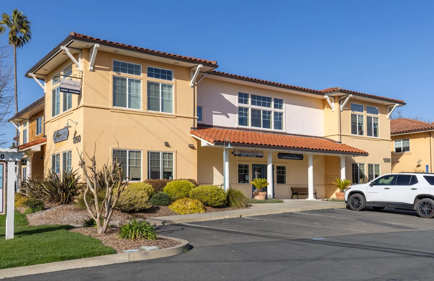 Photo 2 of 1260 Healdsburg Ave, Healdsburg, CA 95448