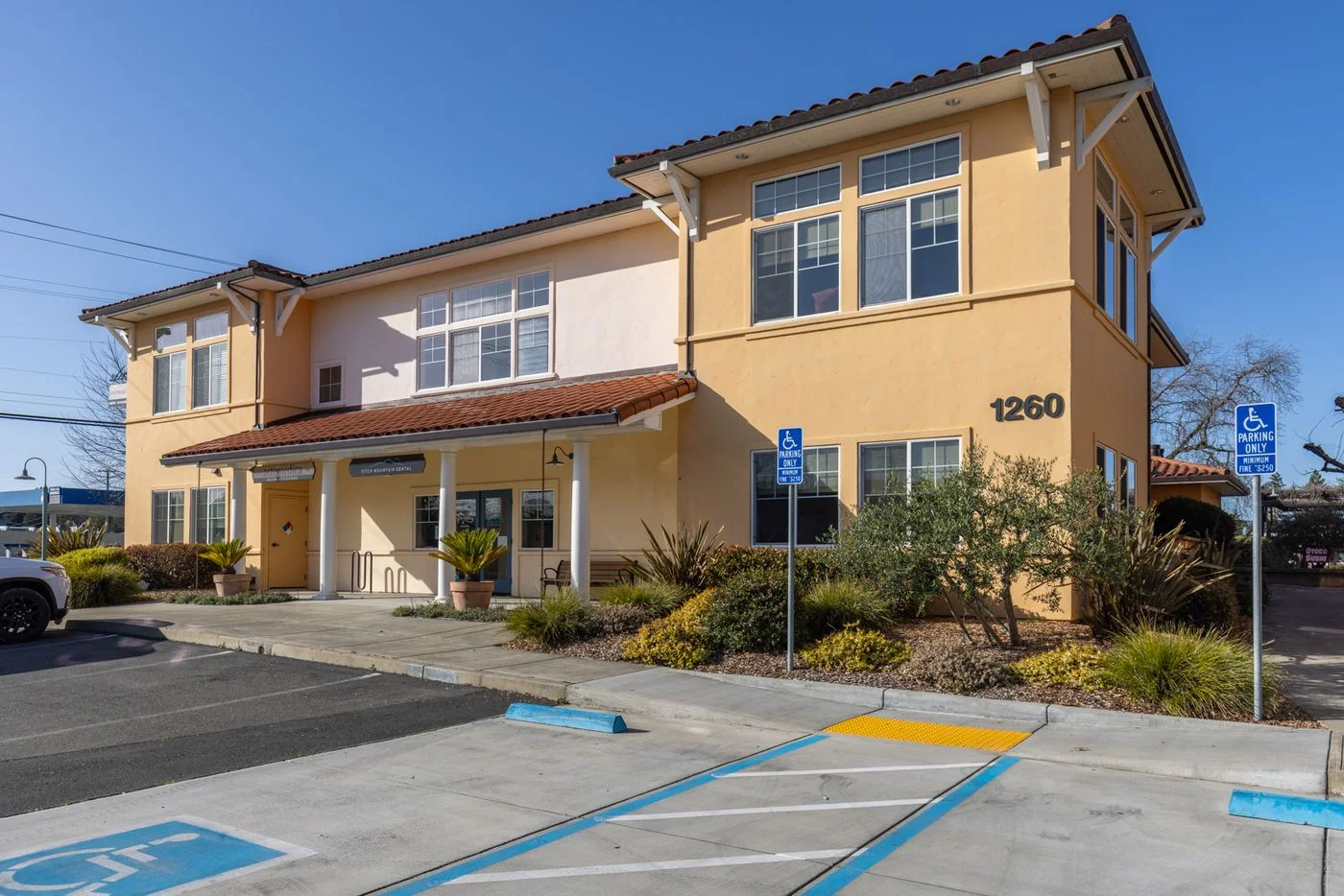 Photo 3 of 1260 Healdsburg Ave, Healdsburg, CA 95448