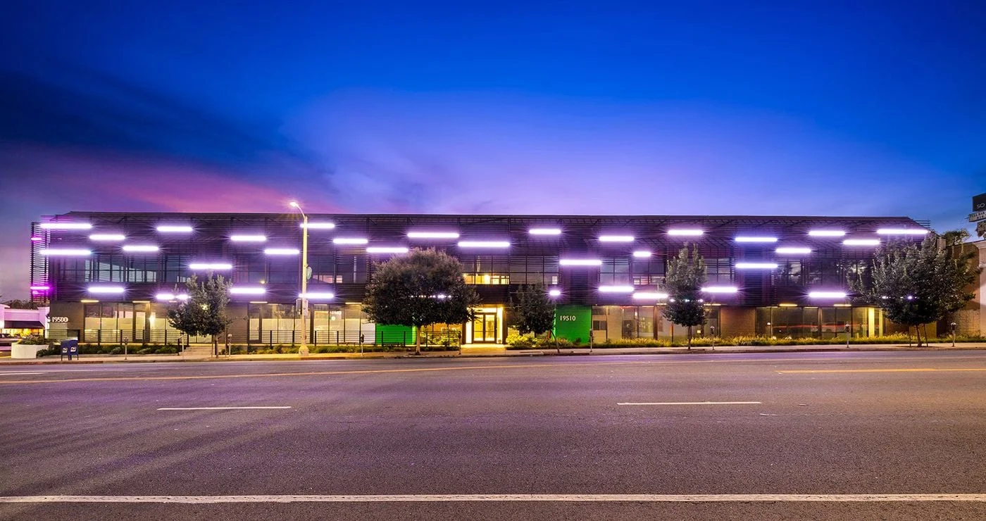 Photo 1 of 19500 Ventura Blvd, Tarzana, CA 91356