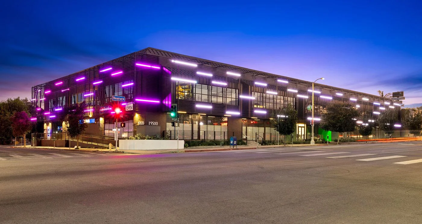 Photo 2 of 19500 Ventura Blvd, Tarzana, CA 91356