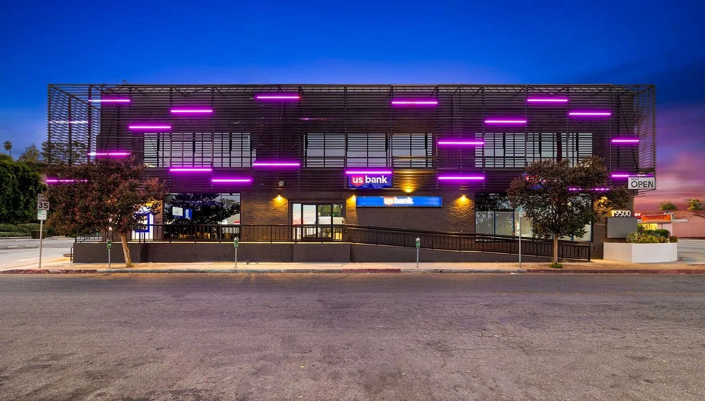 Photo 3 of 19500 Ventura Blvd, Tarzana, CA 91356