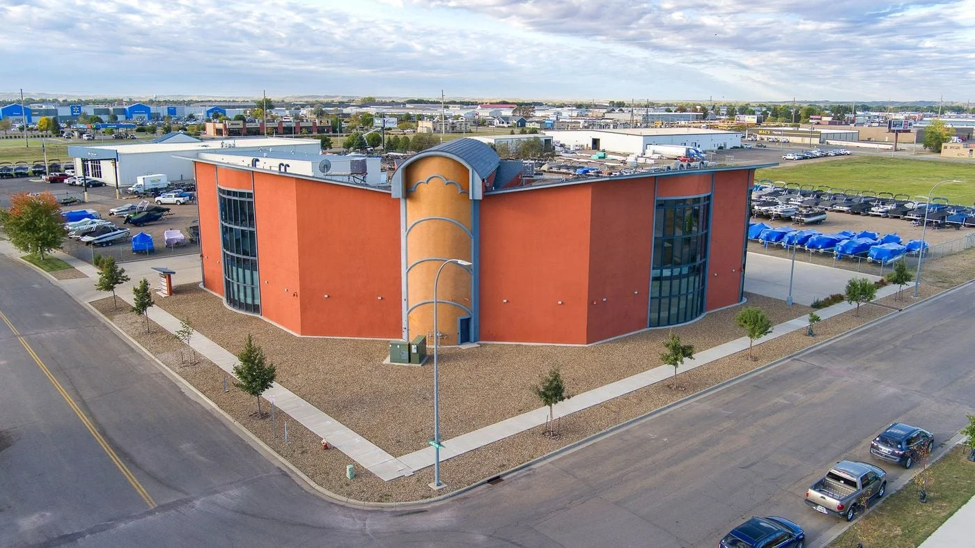 Photo 3 of 812 Burlington Dr, Bismarck, ND 58504