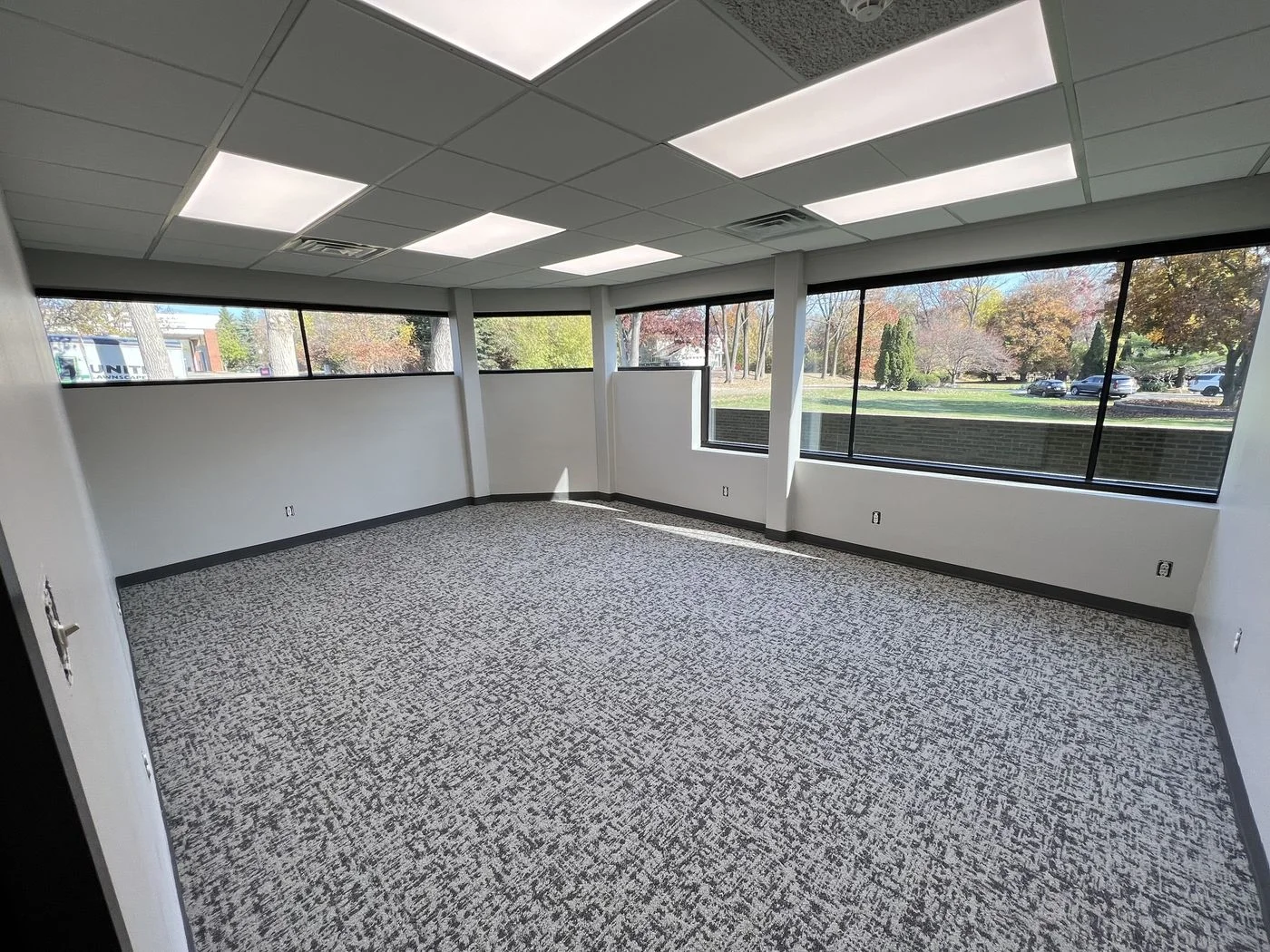 Photo 3 of 6895 Telegraph Rd, Bloomfield Hills, MI 48301