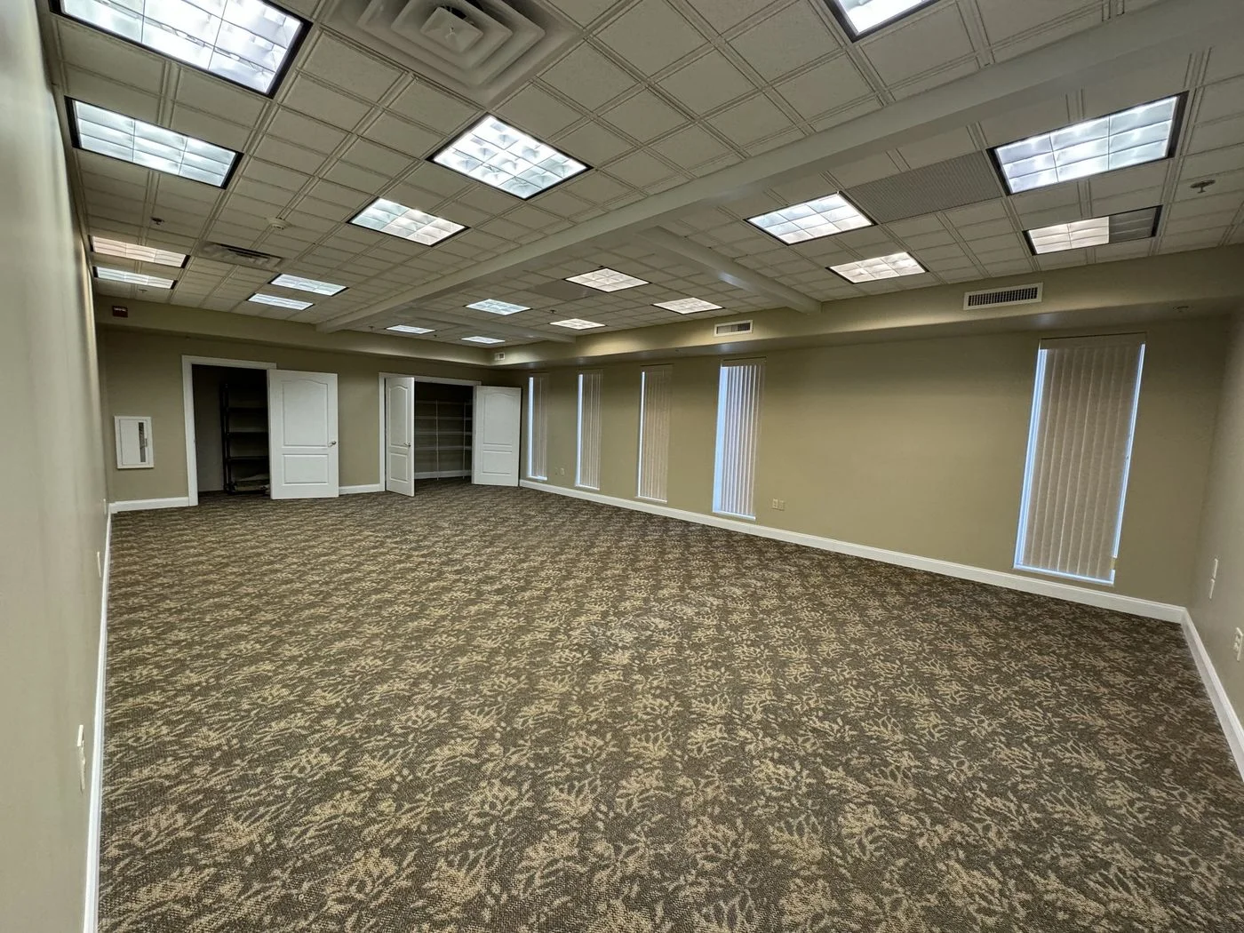 Photo 2 of 102 Larch Cir, Wilmington, DE 19804