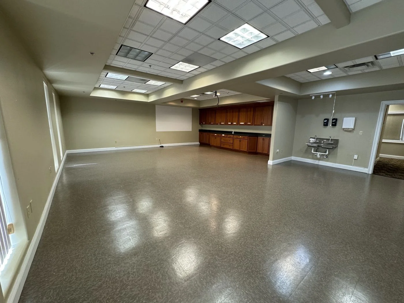 Photo 3 of 102 Larch Cir, Wilmington, DE 19804