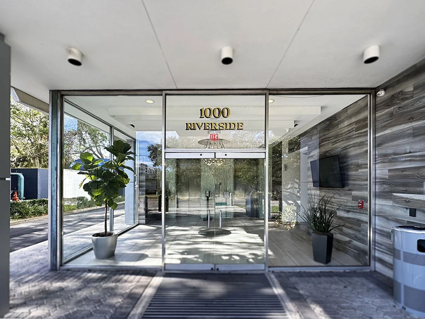 Photo 2 of 1000 Riverside Ave, Jacksonville, FL 32204