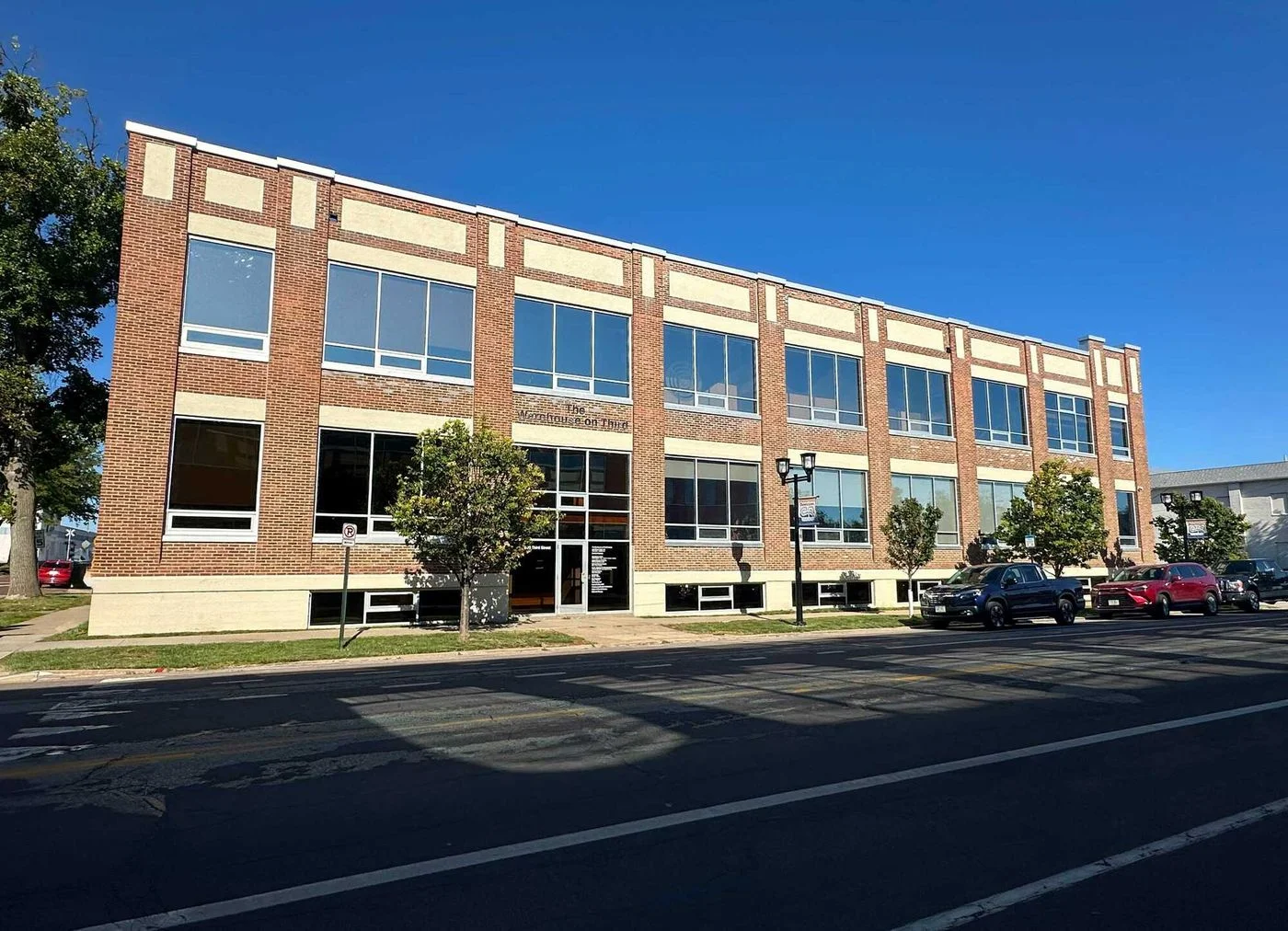 Photo-2 of 600 & 604 3rd St SE, Cedar Rapids, IA 52401