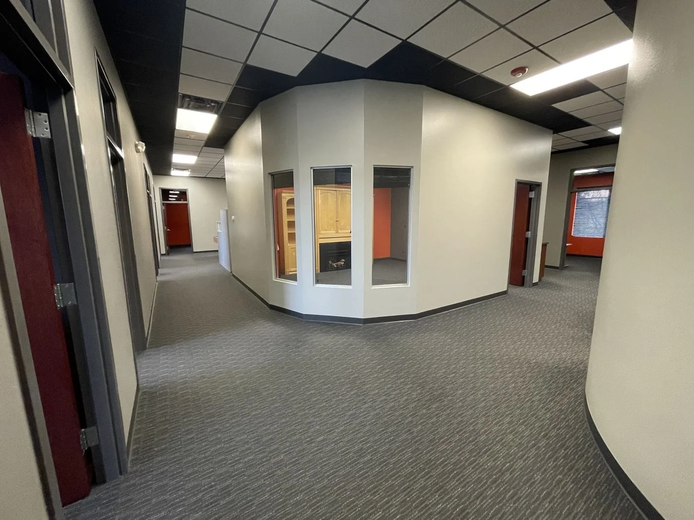 Photo 2 of 1501 Boyson Square Dr, Hiawatha, IA 52233