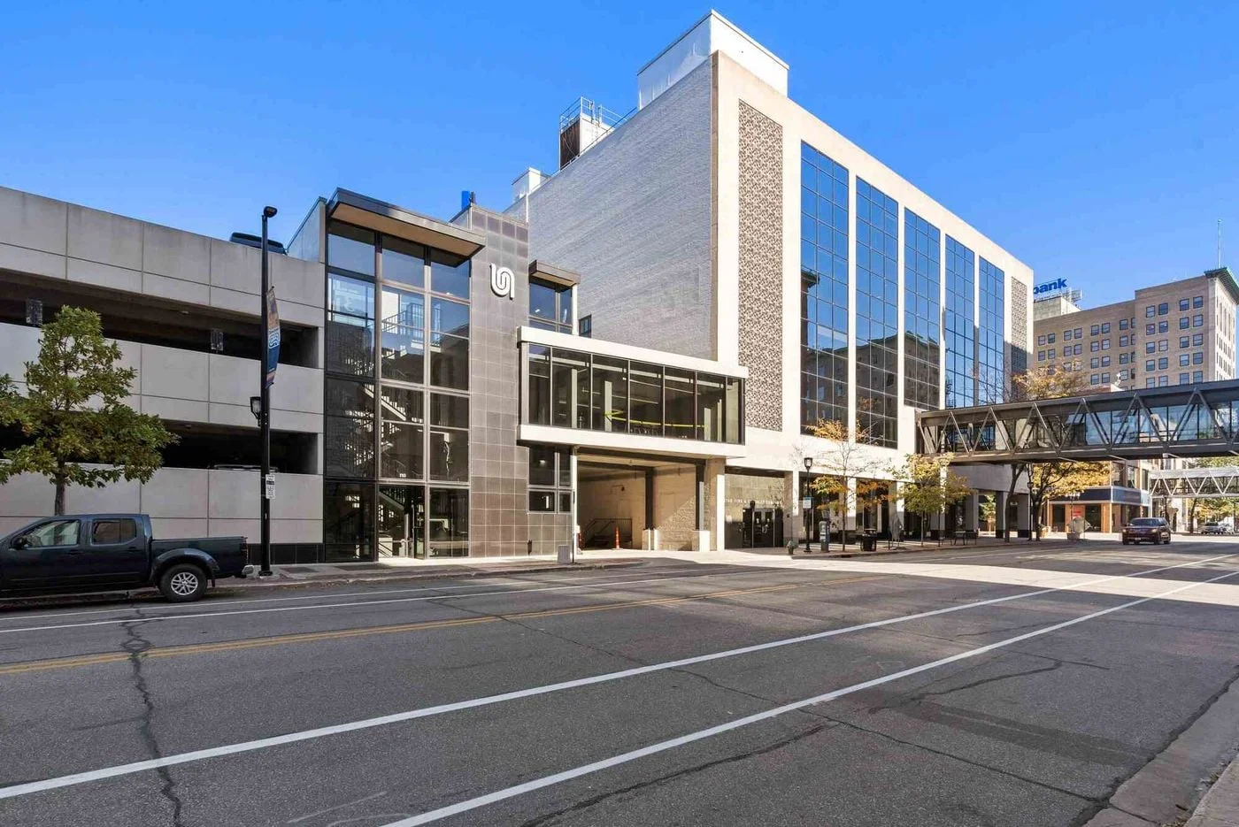 Photo 1 of 118 2nd Ave SE, Cedar Rapids, IA 52401