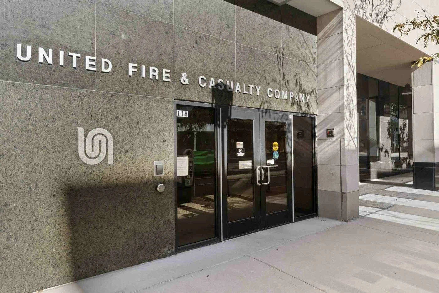 Photo 3 of 118 2nd Ave SE, Cedar Rapids, IA 52401