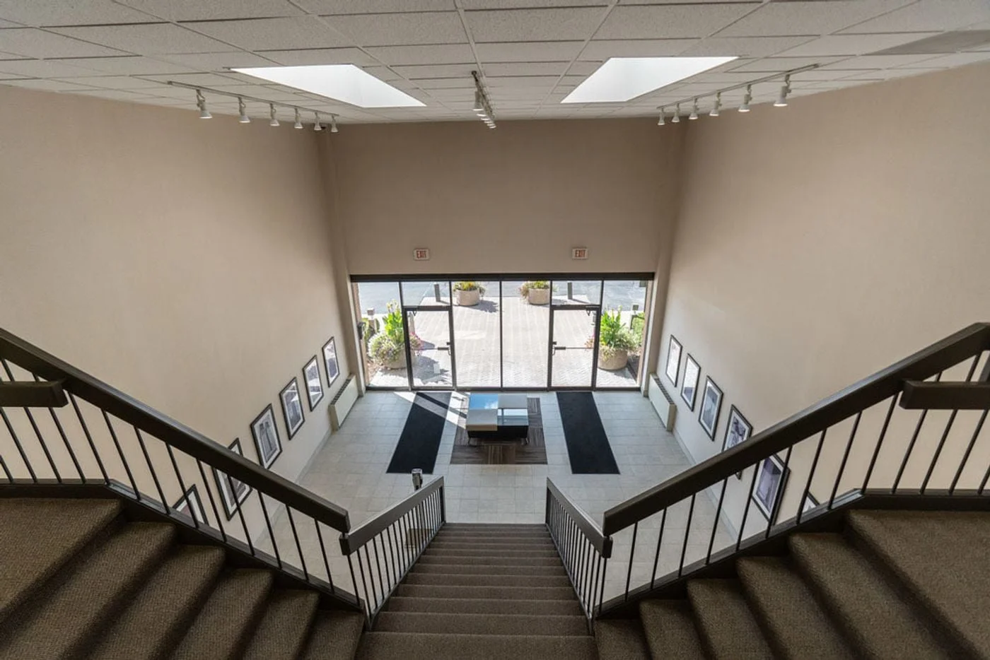 Photo 3 of 31275 Northwestern Hwy, Farmington Hills, MI 48334