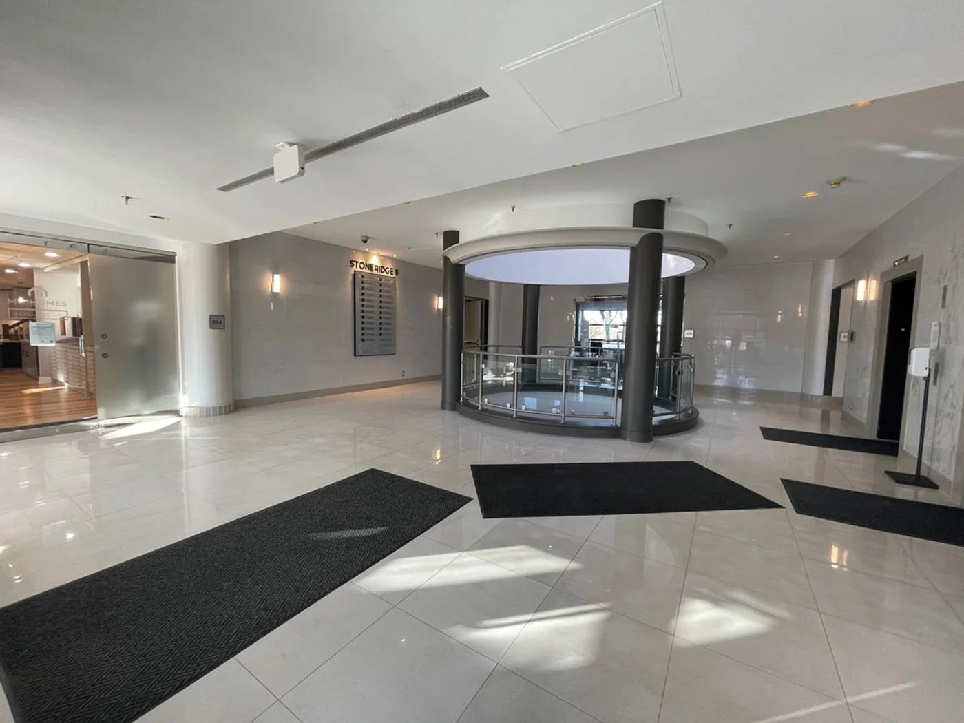 Photo 2 of 40950 Woodward Ave, Bloomfield Hills, MI 48304