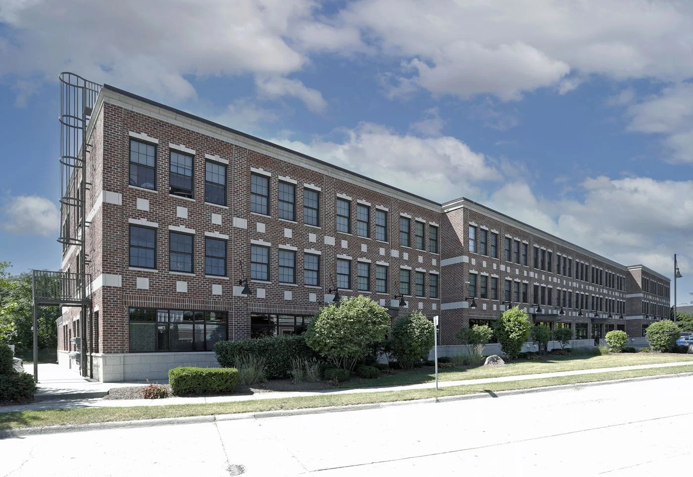 Photo 1 of 236 Mill St, Rochester, MI 48307