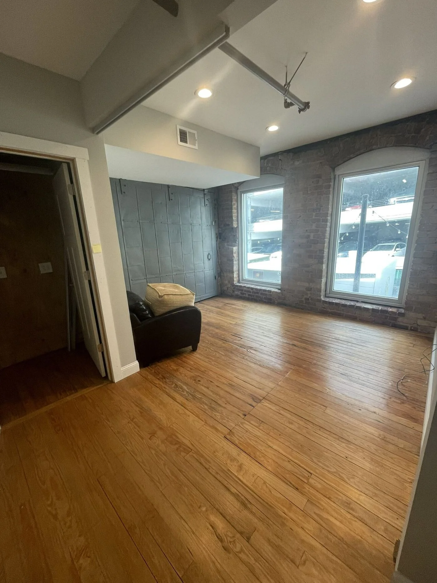 Photo-3 of 120 N Laurens St, Greenville, SC 29601