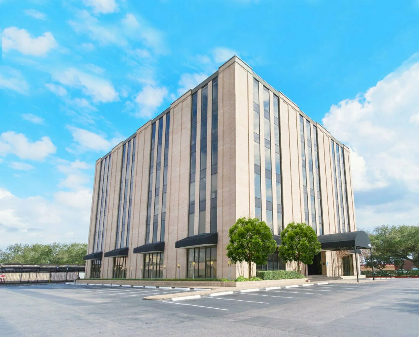 Photo 1 of 6065 Hillcroft St, Houston, TX 77081