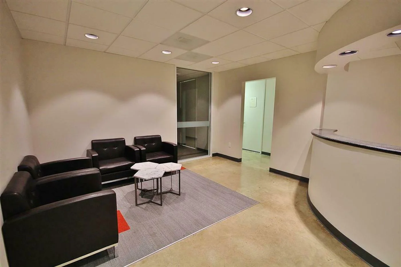 Photo 3 of 6065 Hillcroft St, Houston, TX 77081