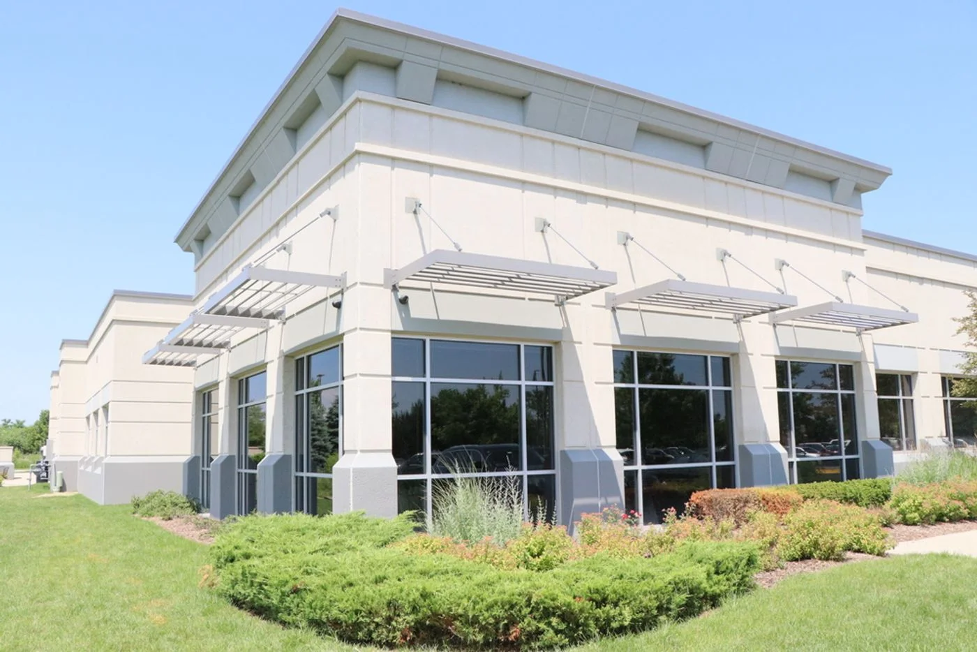 Photo 2 of 1450 Busch Pkwy, Buffalo Grove, IL 60089