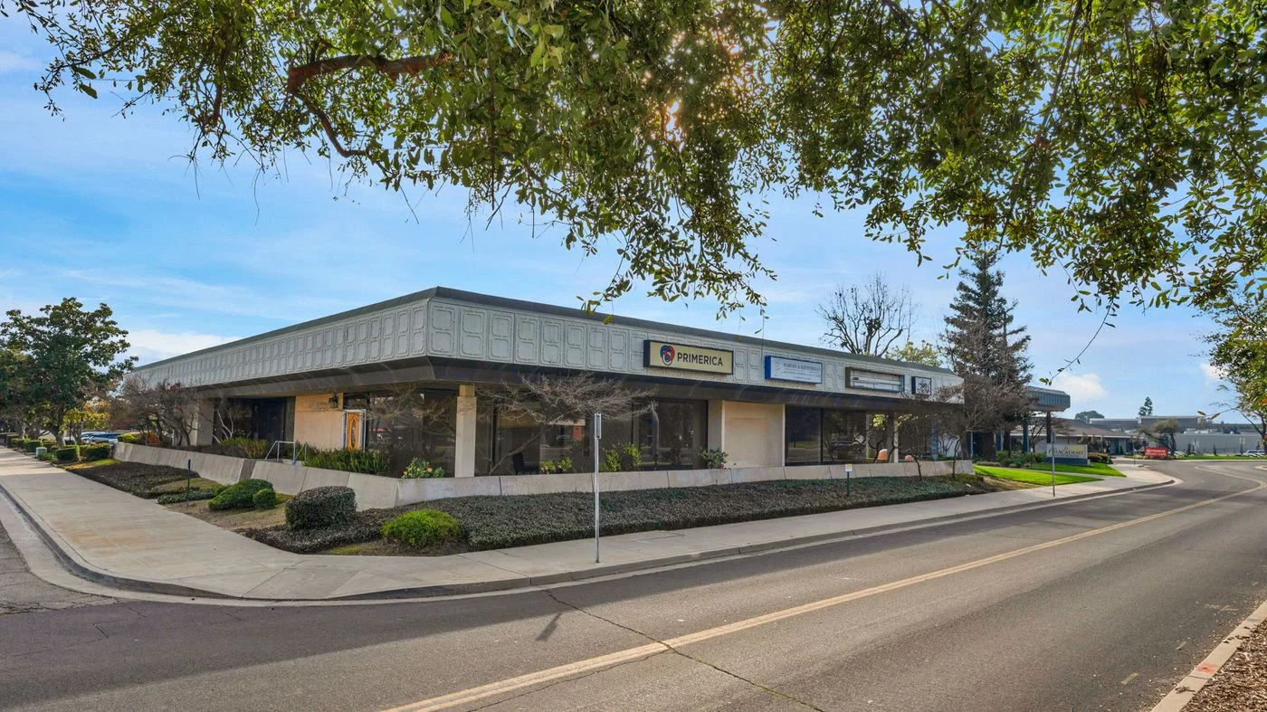 Photo 1 of 1535 E Shaw Ave, Fresno, CA 93710
