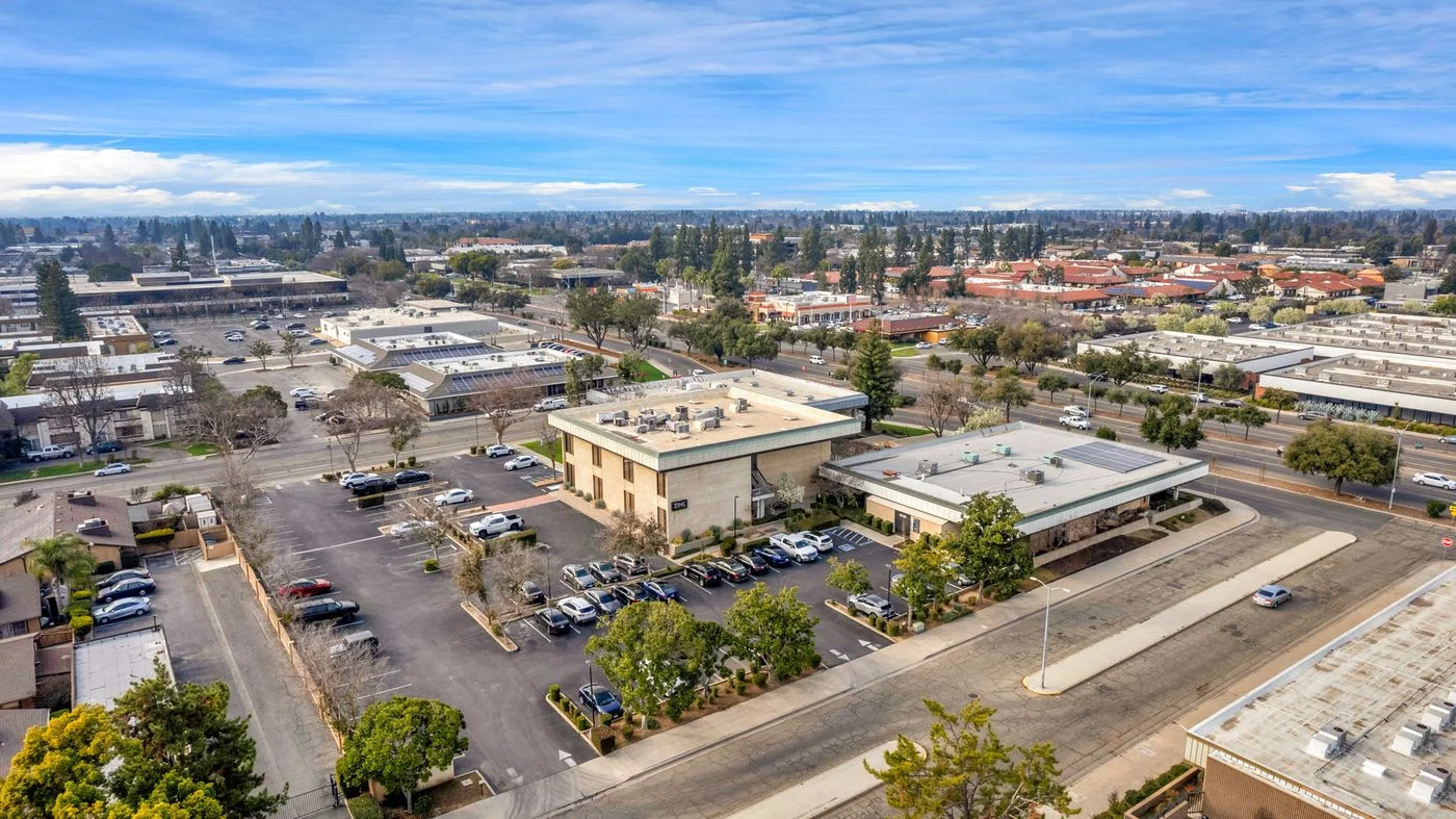 Photo 3 of 1535 E Shaw Ave, Fresno, CA 93710
