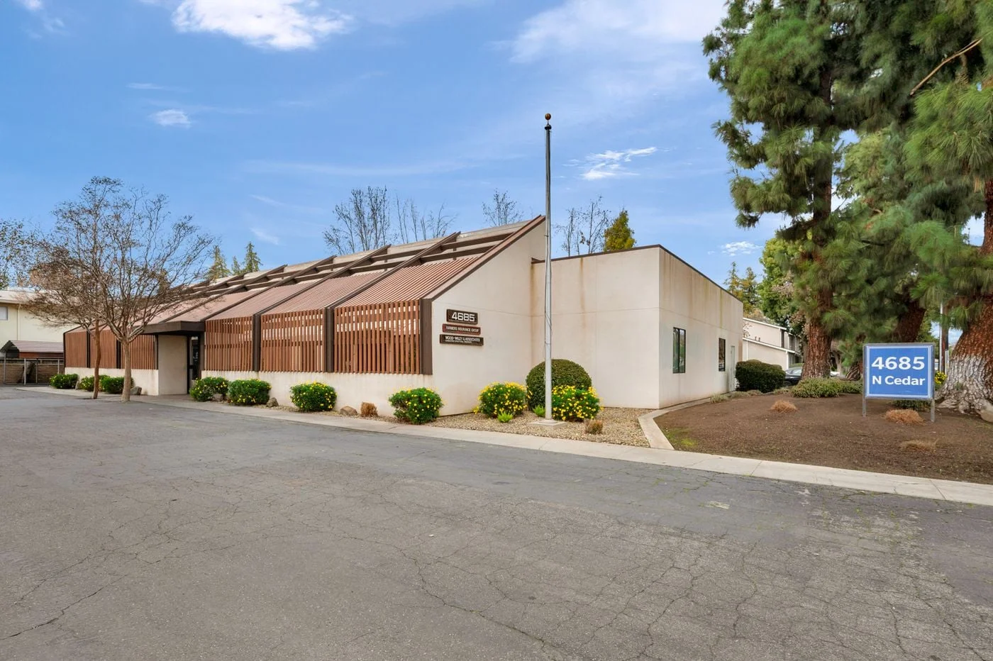 Photo 1 of 4685 N Cedar Ave, Fresno, CA 93726