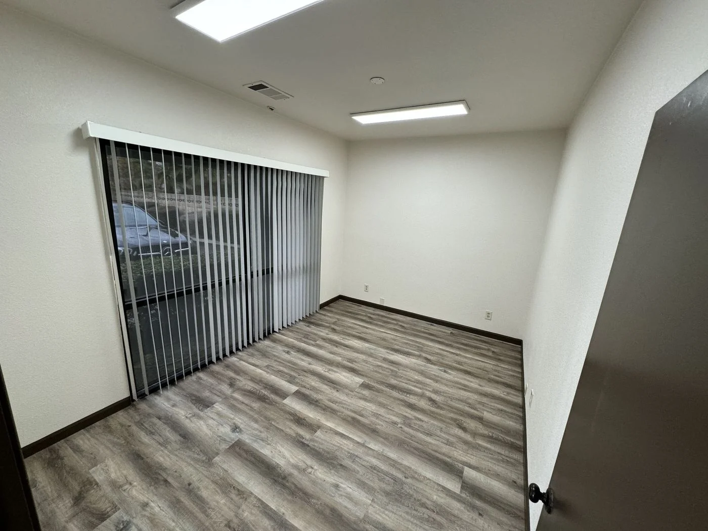 Photo 3 of 248 W Caldwell Ave, Visalia, CA 93277