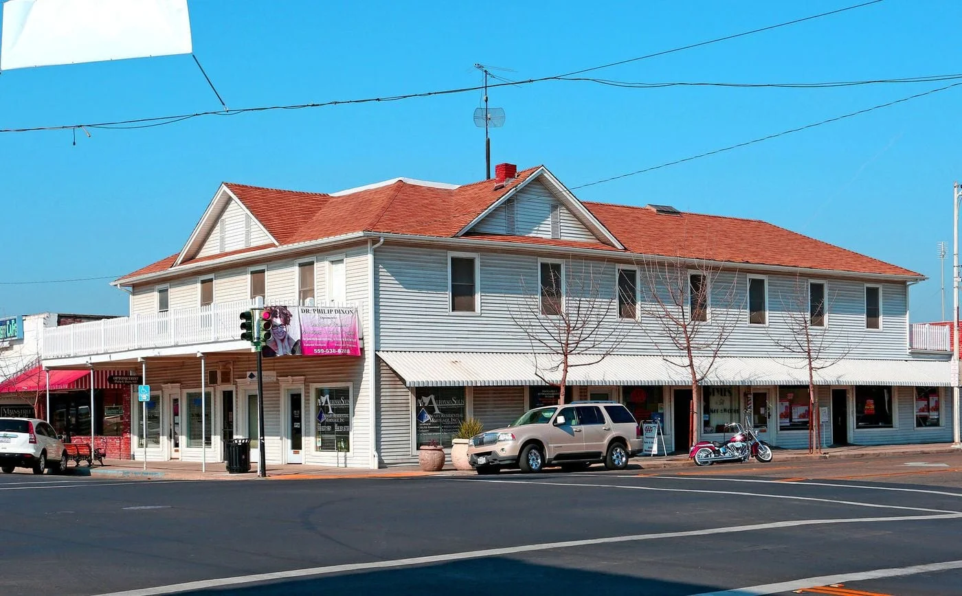 Photo 1 of 1058 G St, Reedley, CA 93654