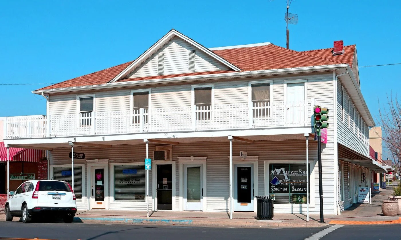 Photo 2 of 1058 G St, Reedley, CA 93654