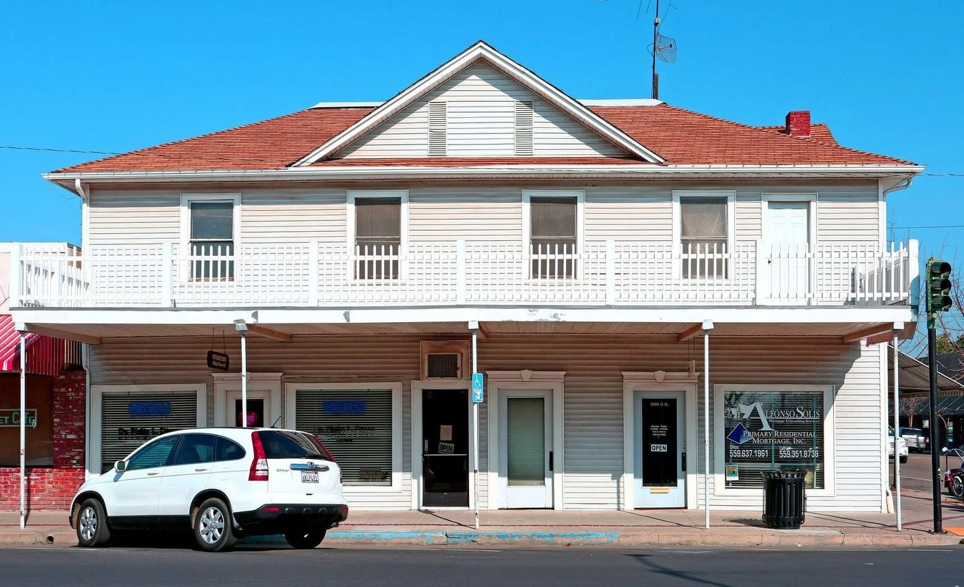 Photo 3 of 1058 G St, Reedley, CA 93654