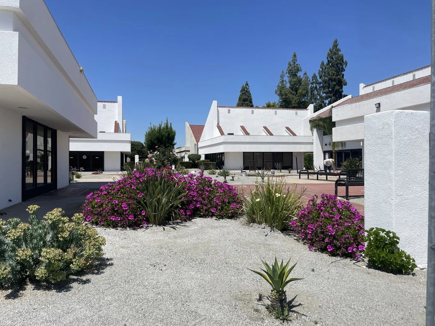 Photo 2 of 4944 E Clinton Way, Fresno, CA 93727