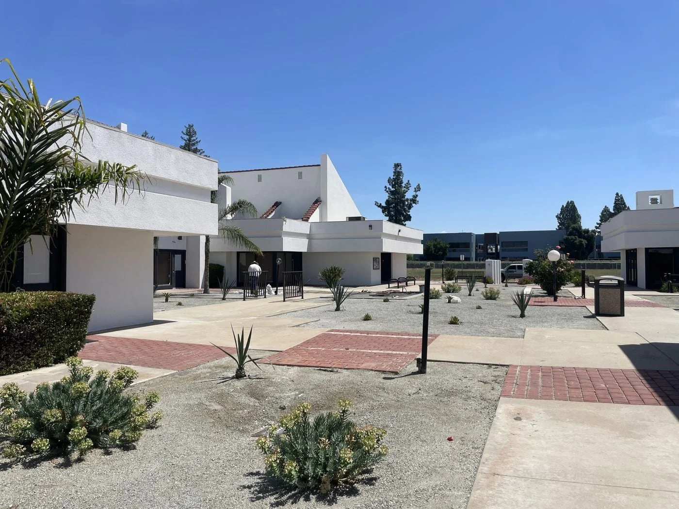 Photo 3 of 4944 E Clinton Way, Fresno, CA 93727