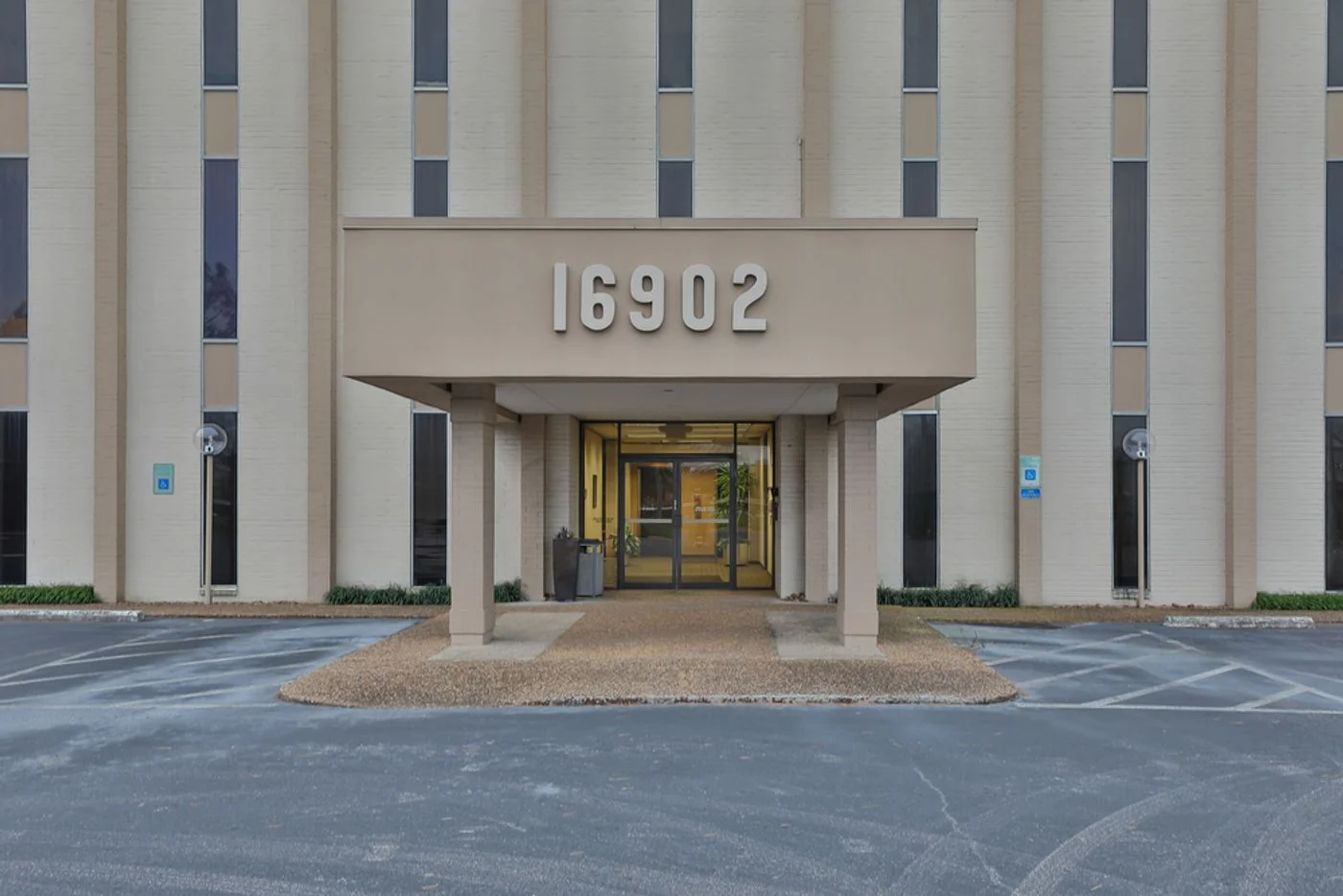 Photo 3 of 16902 El Camino Real, Houston, TX 77058