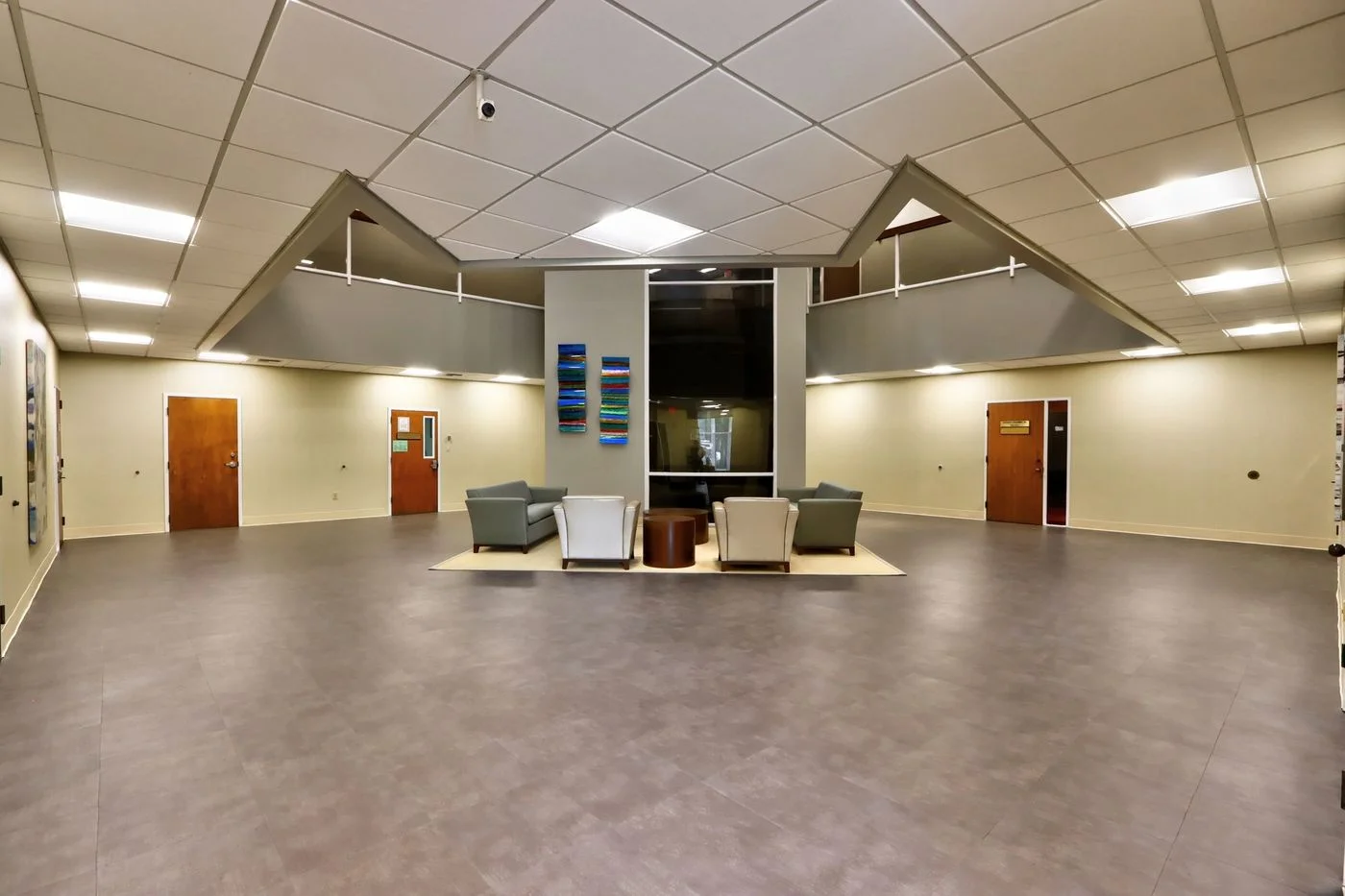 Photo 2 of 1331 Elmwood Ave, Columbia, SC 29201