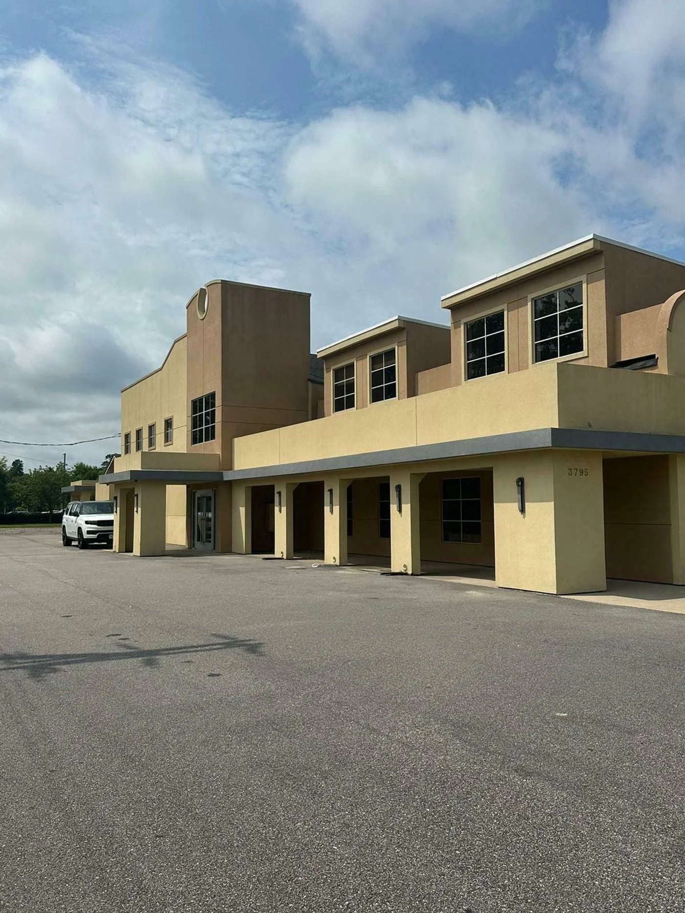 Photo 3 of 3795 Bonney Rd, Virginia Beach, VA 23452