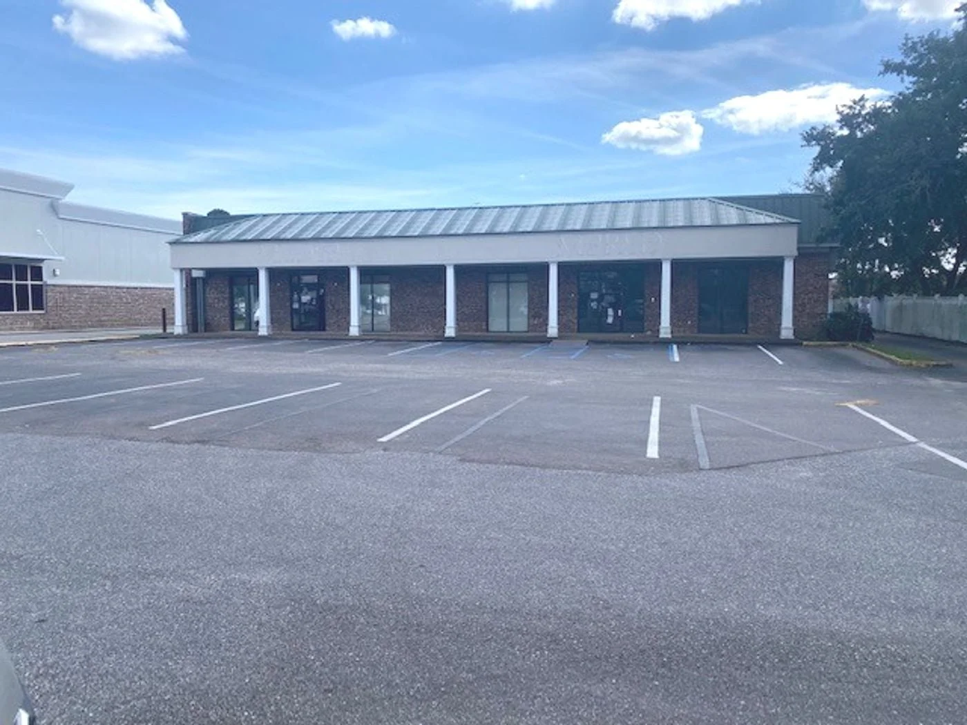 Photo 1 of 3153 Dauphin St, Mobile, AL 36606