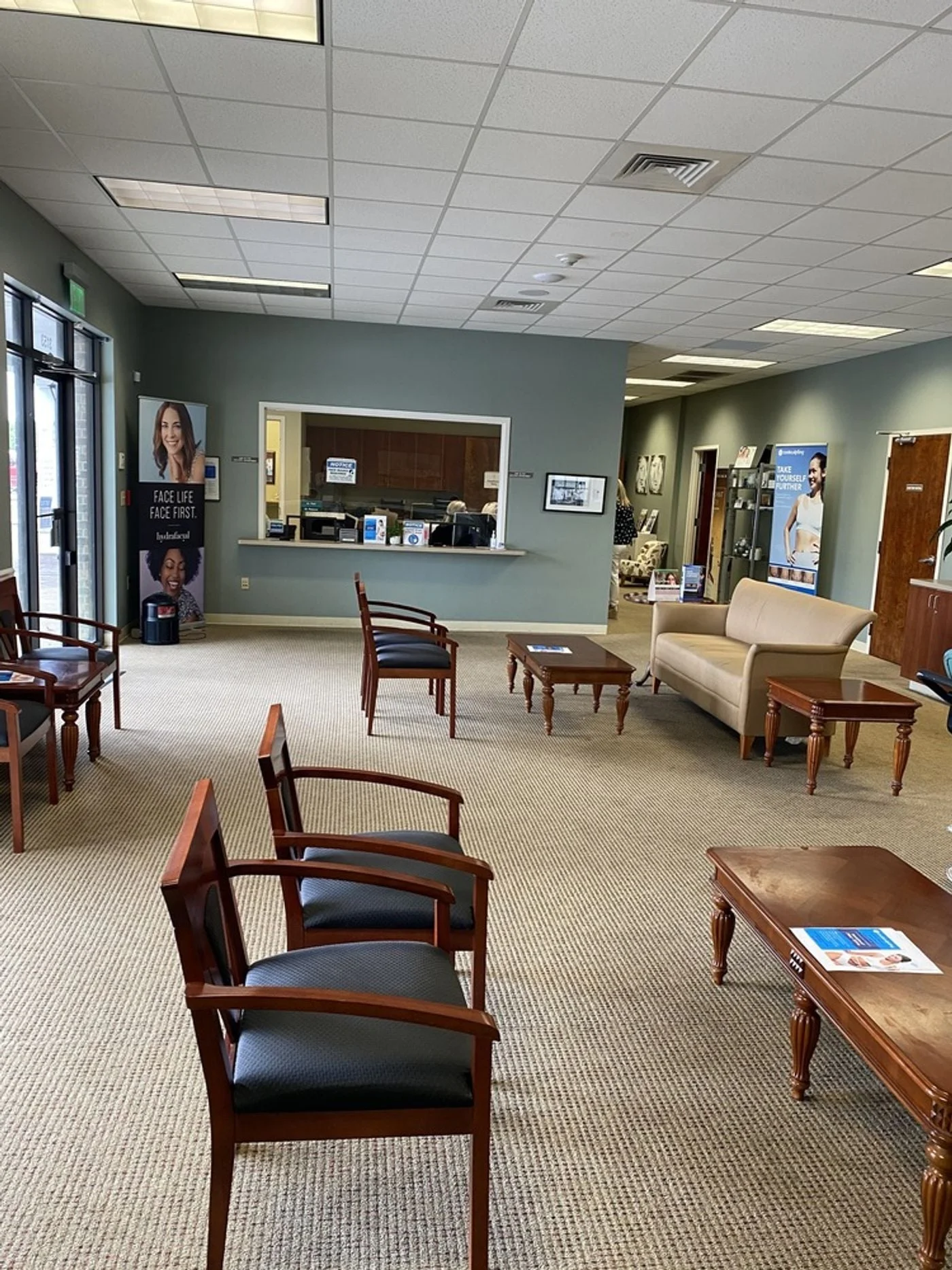 Photo 3 of 3153 Dauphin St, Mobile, AL 36606