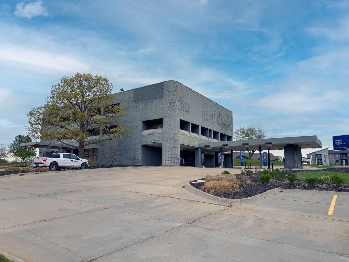 Photo 2 of 11515 S 39th St, Bellevue, NE 68123