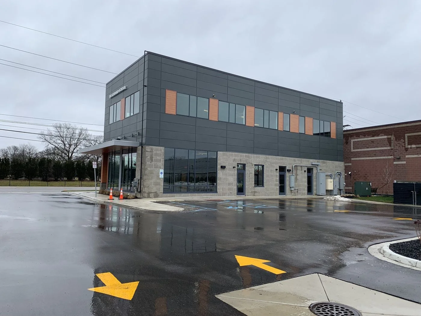 Photo 2 of 31655 Southfield Rd, Beverly Hills, MI 48025